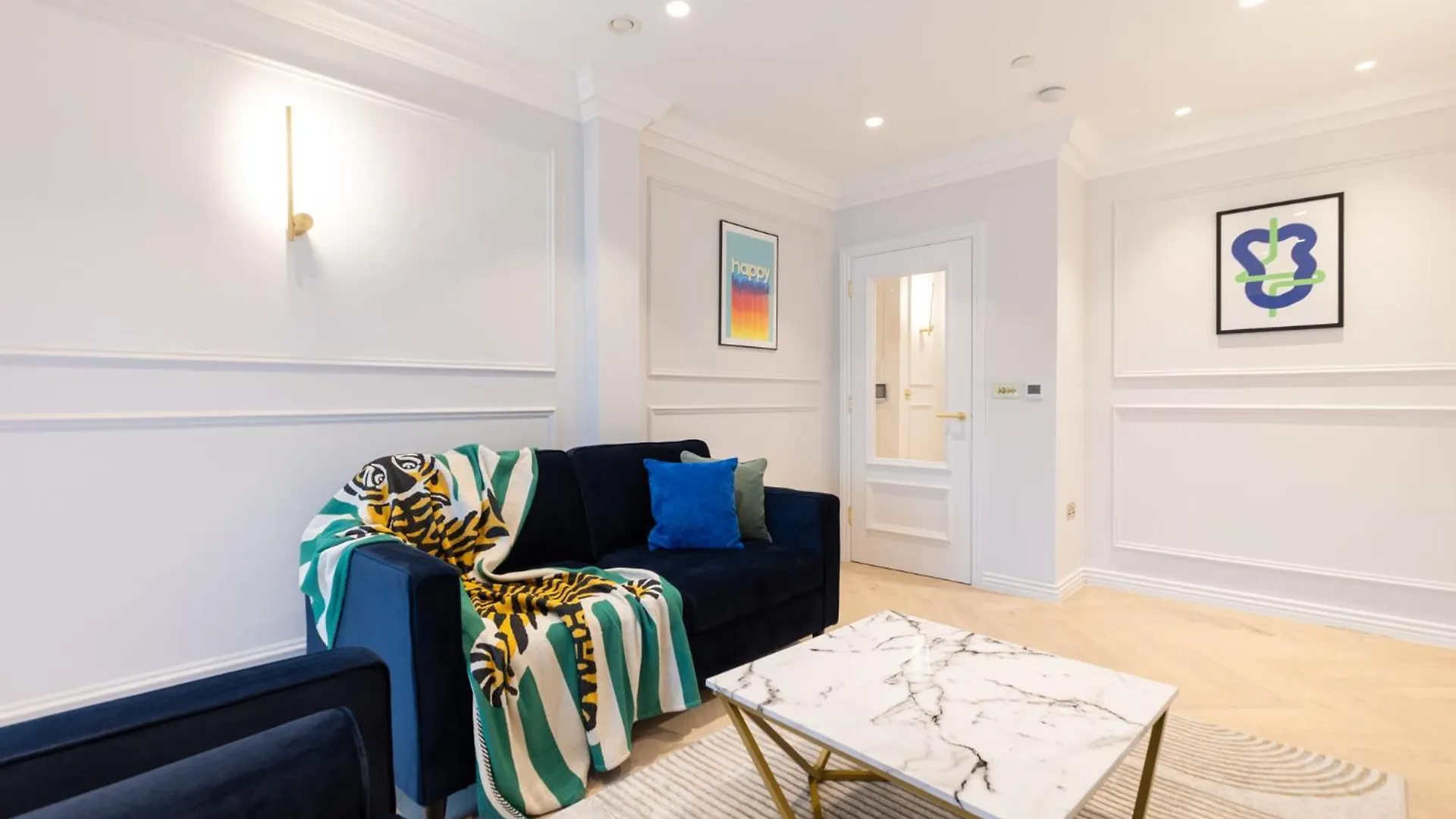 Kula London Bridge Apartment