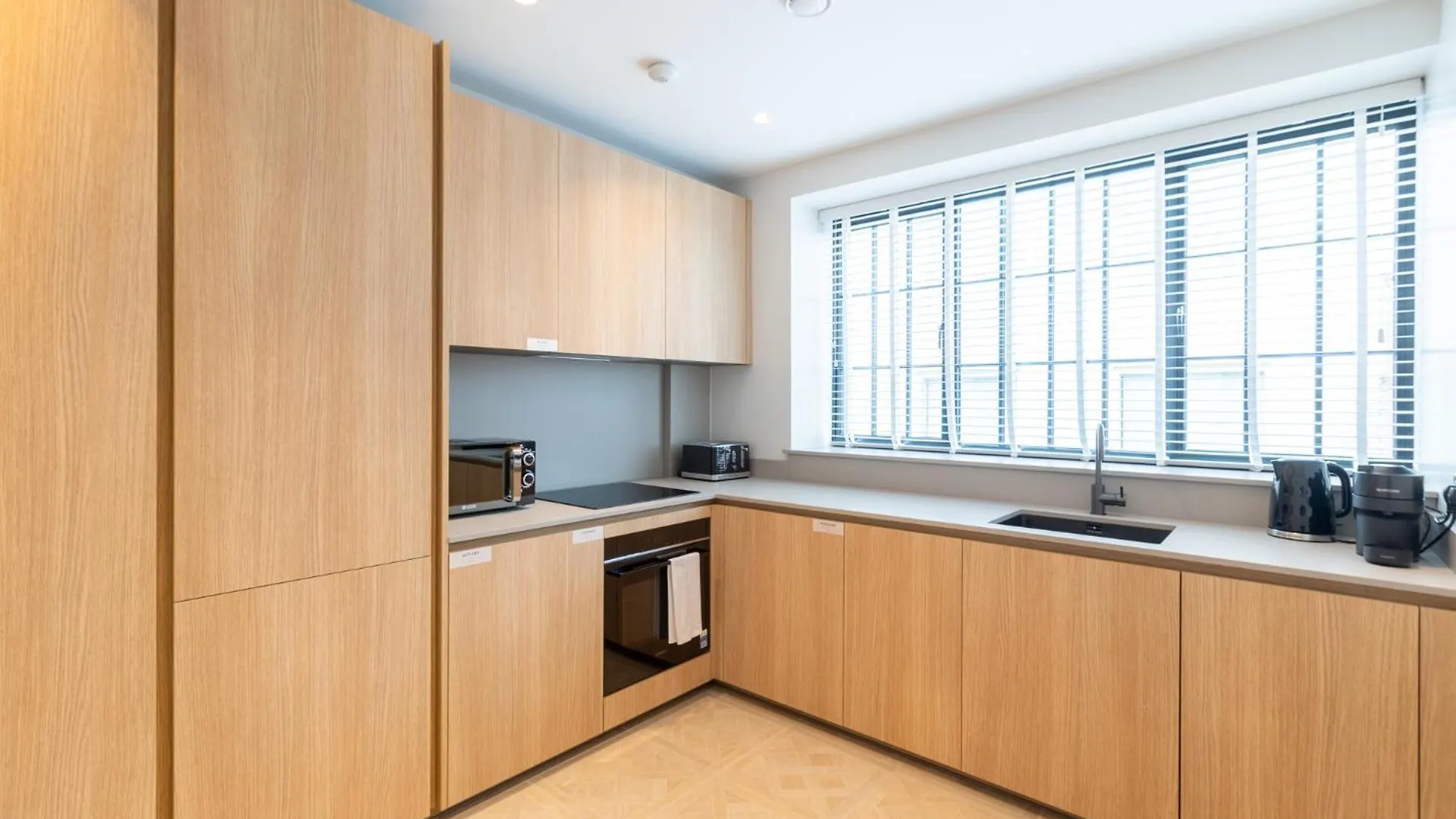 Kula London Bridge Apartment 0*,