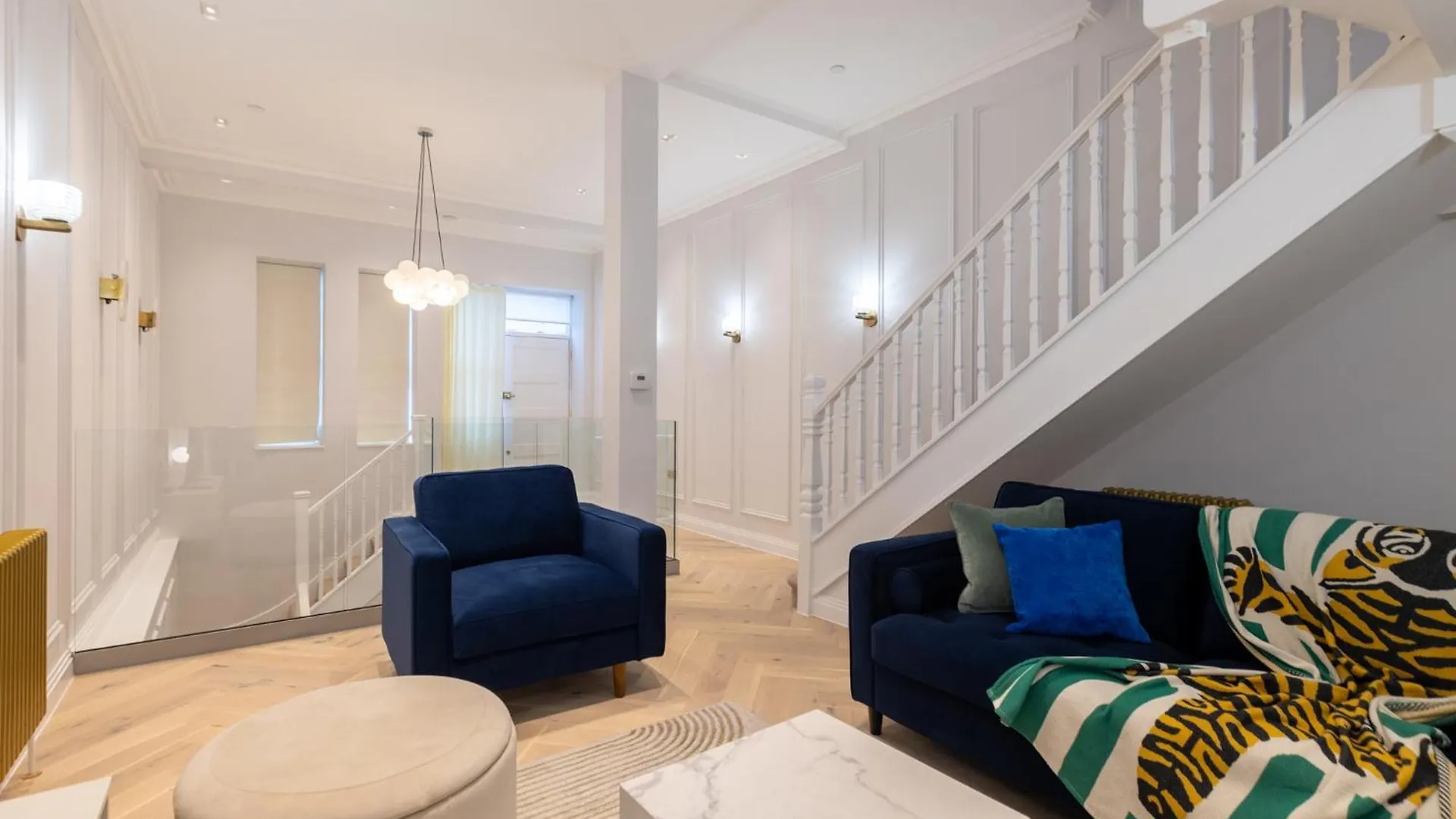 Kula London Bridge Apartment