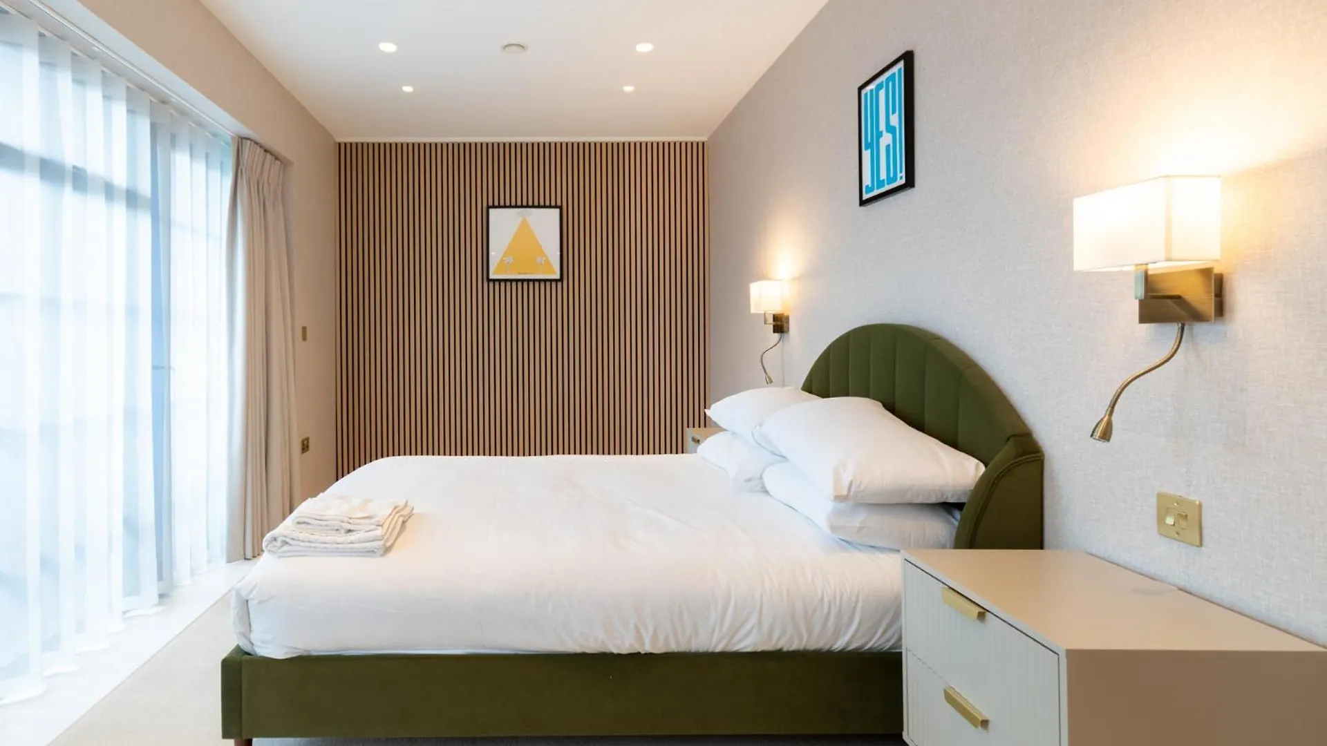 Kula London Bridge Apartment