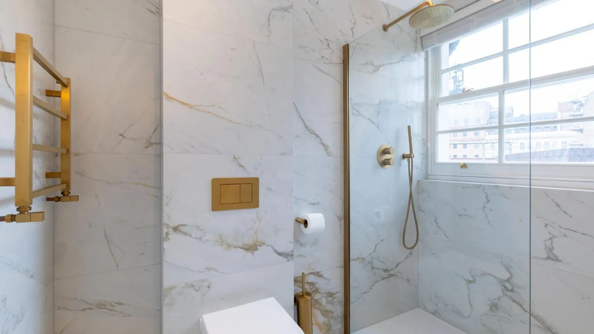 Kula London Bridge Apartment