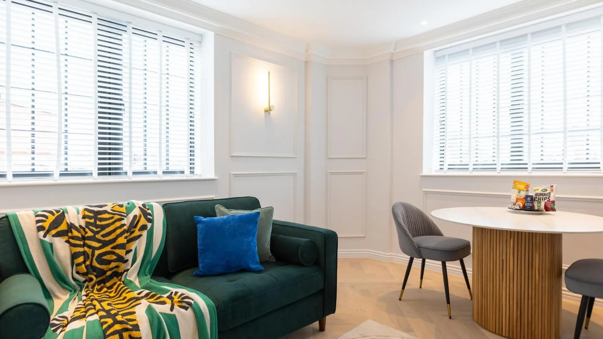 Kula London Bridge Apartment